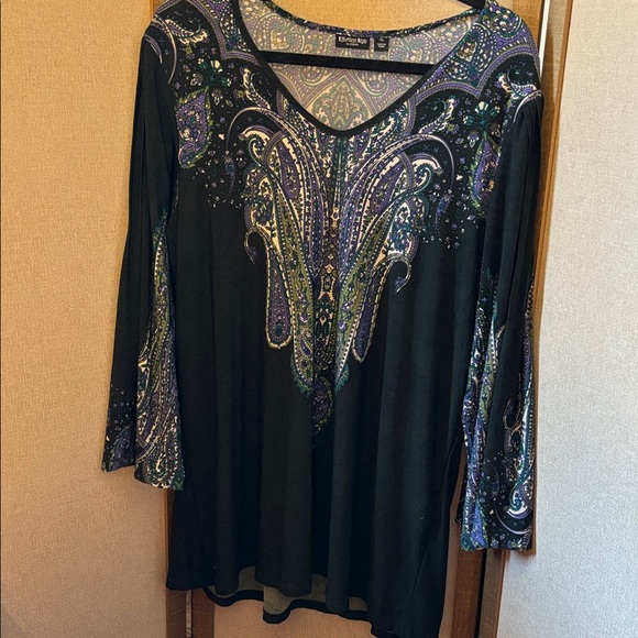 Effortless Style Tops - EFFORTLESS STYLE- Black and Purple Paisley BOHO Women's Top XL
